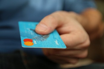 онлайн кредит на банковскую карту на год